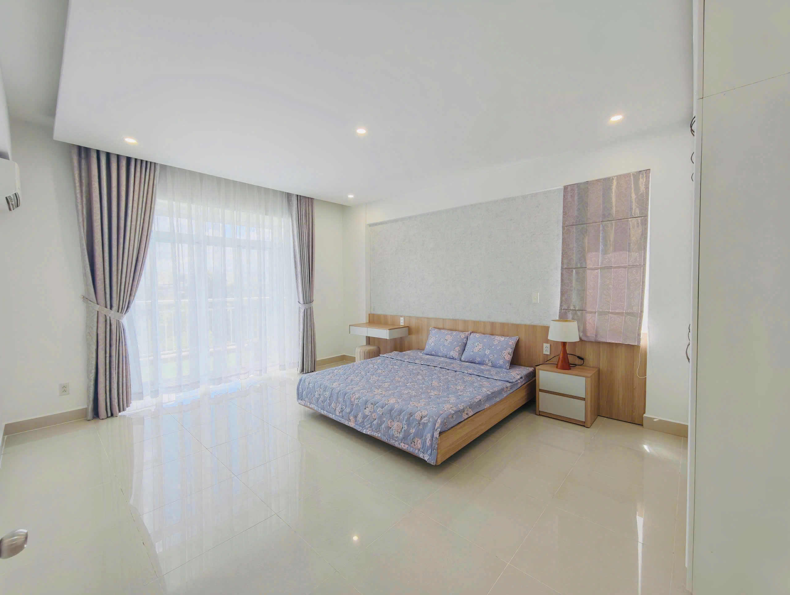 Riverside Residence
