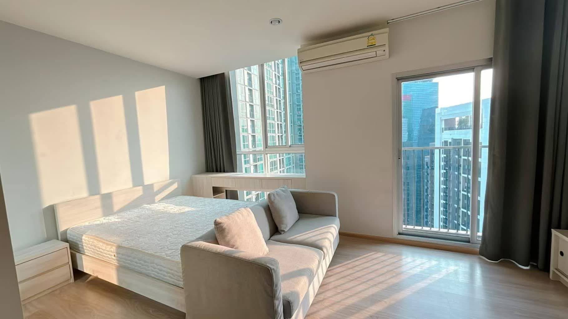 Condo Noble Revolve Ratchada