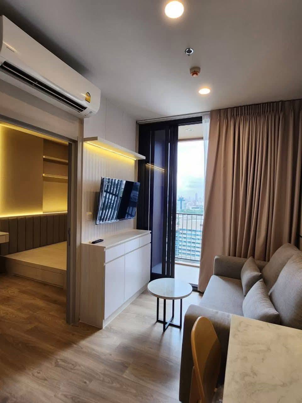 Condo Oka Haus Sukhumvit 36