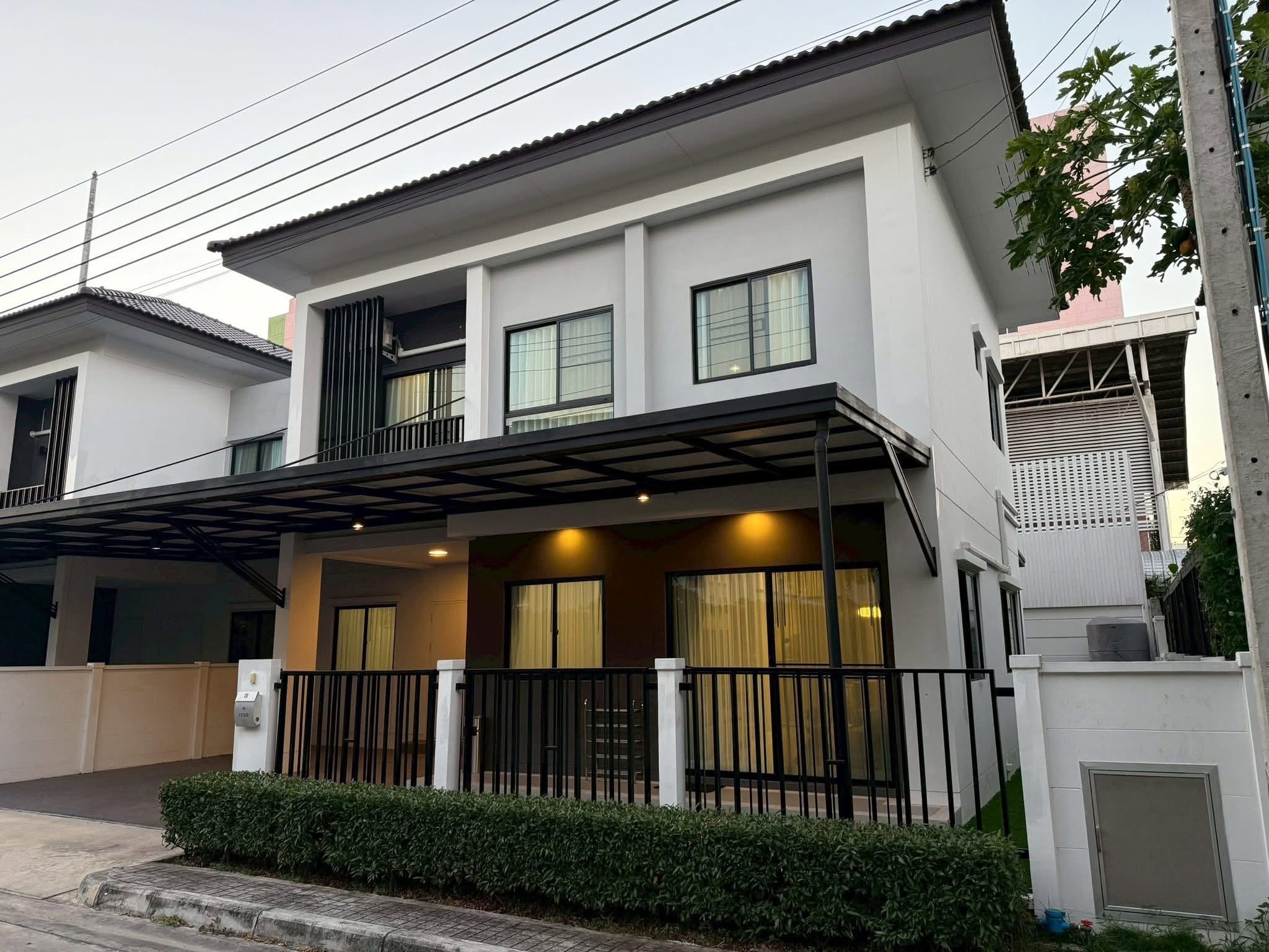 Lumpini Town Place สุขุมวิท-ศรีนครินทร์