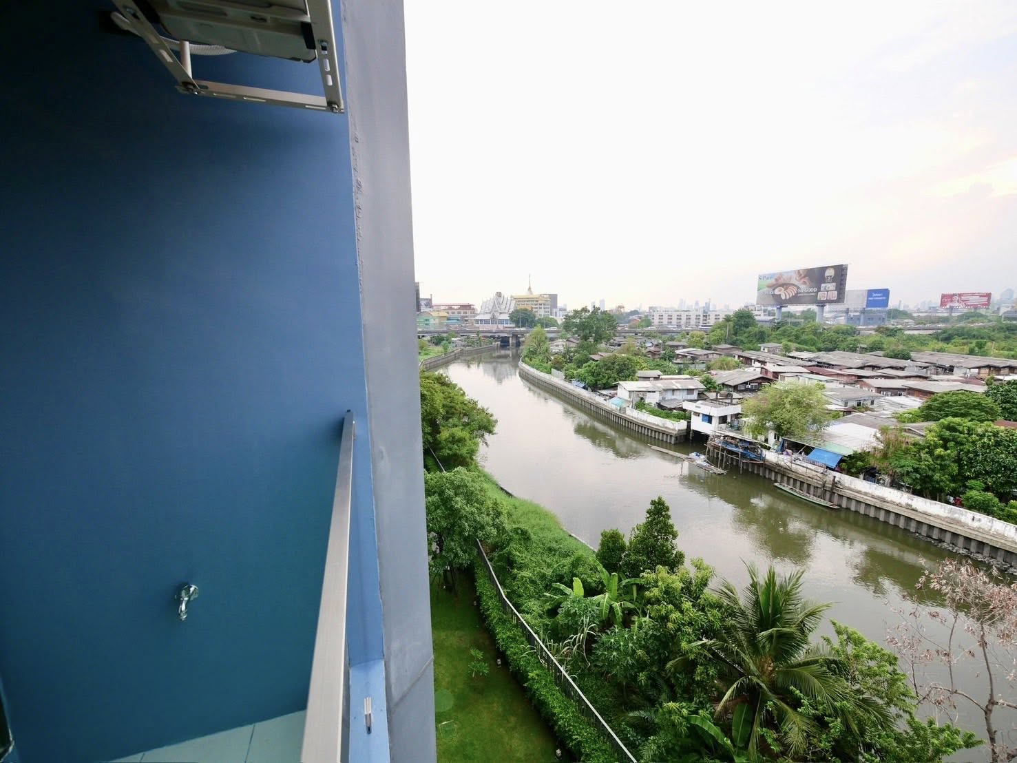 Condo The Excel Hideaway Sukhumvit 50