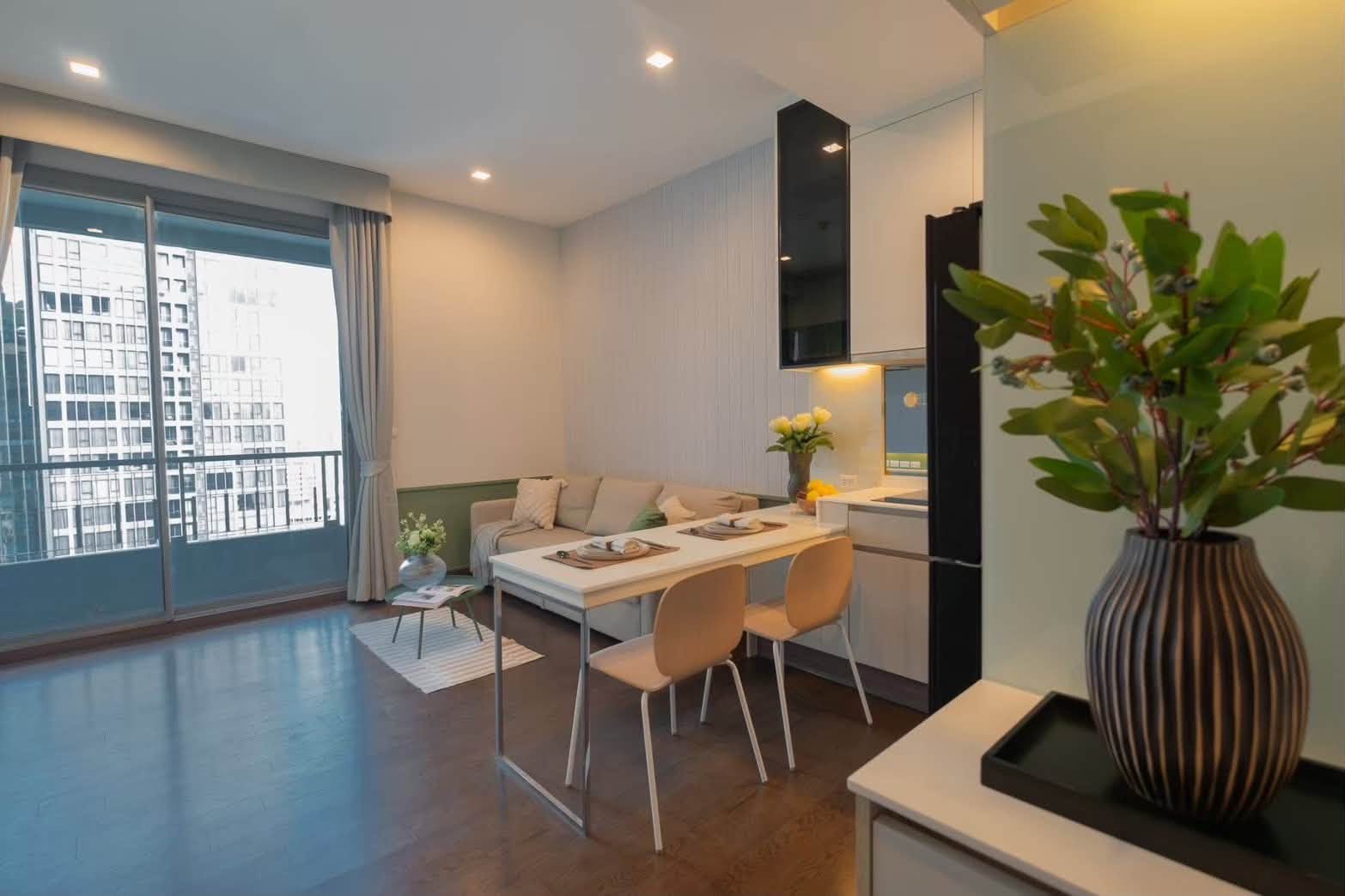 Condo Q Asoke