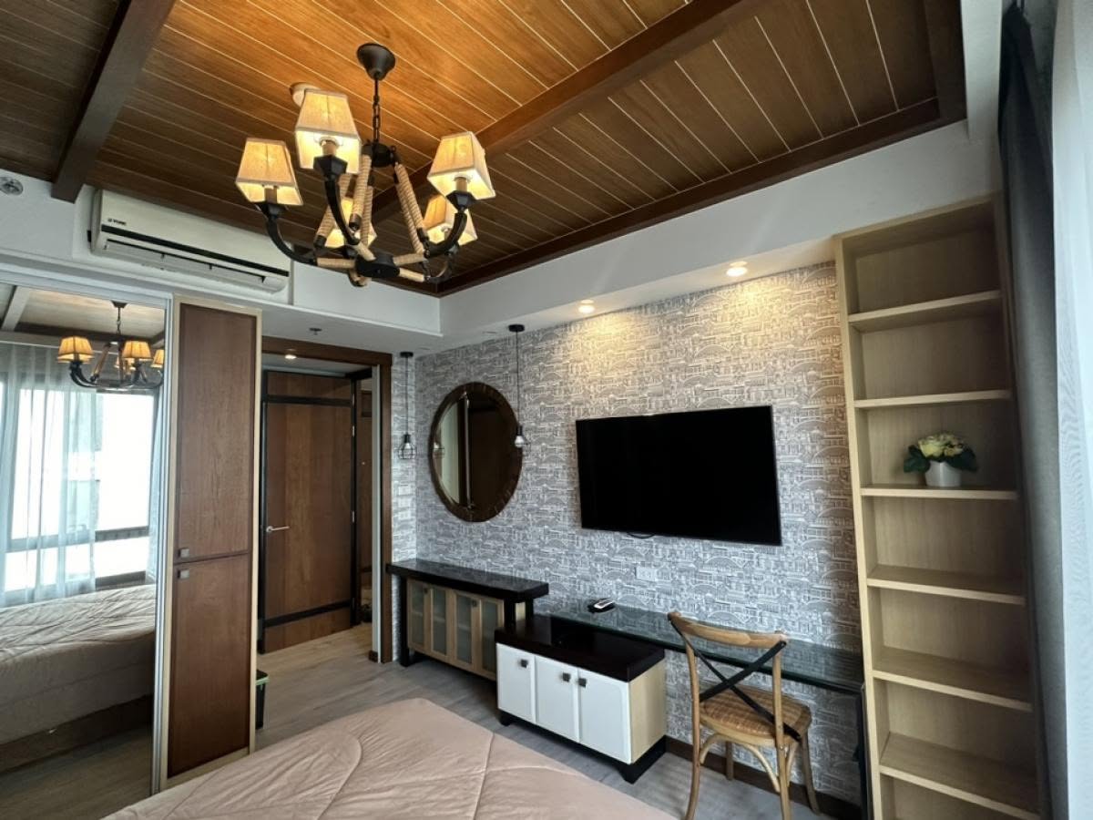 Condo The Lofts Ekkamai