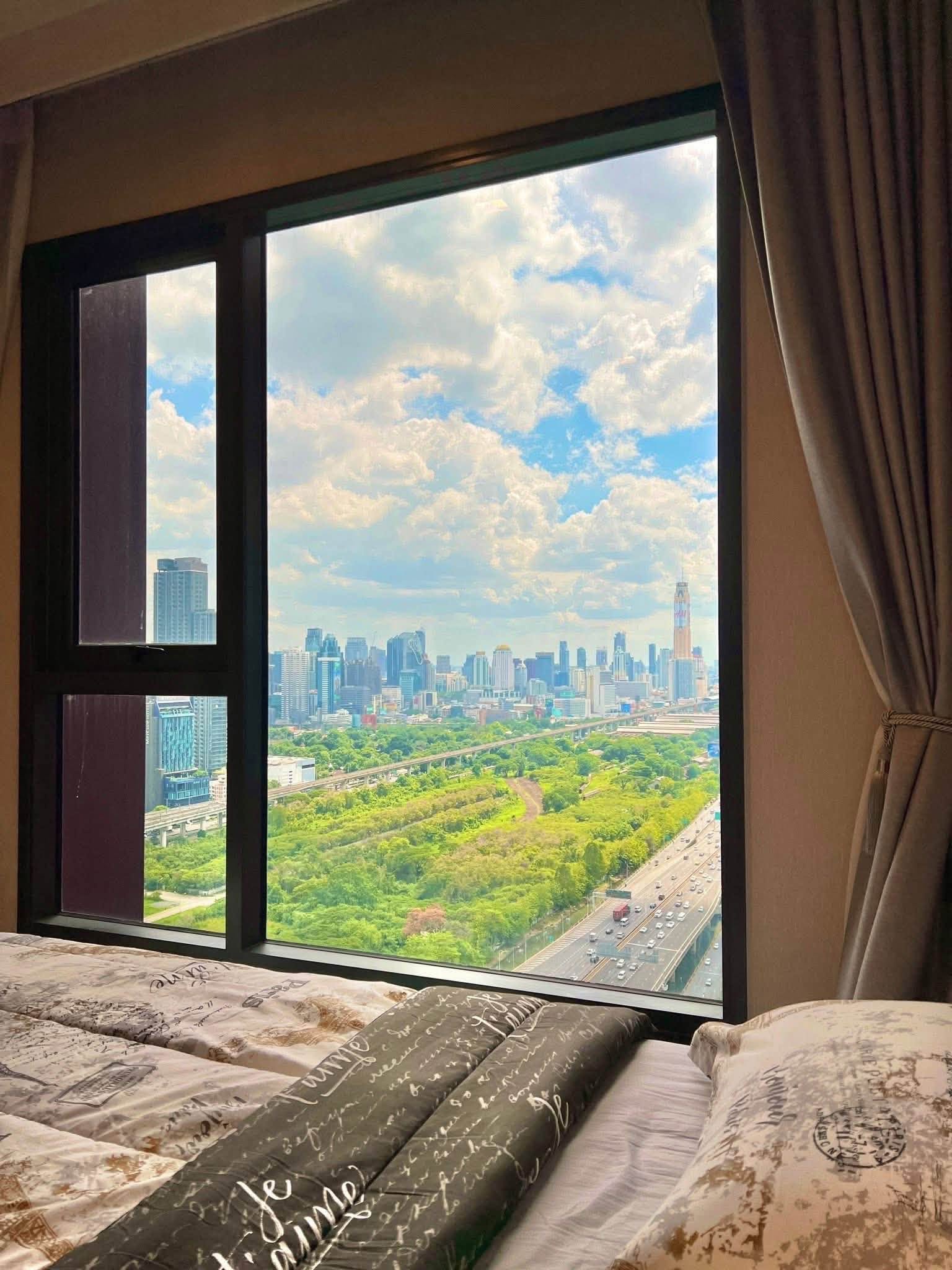 Condo Life Asoke Hype