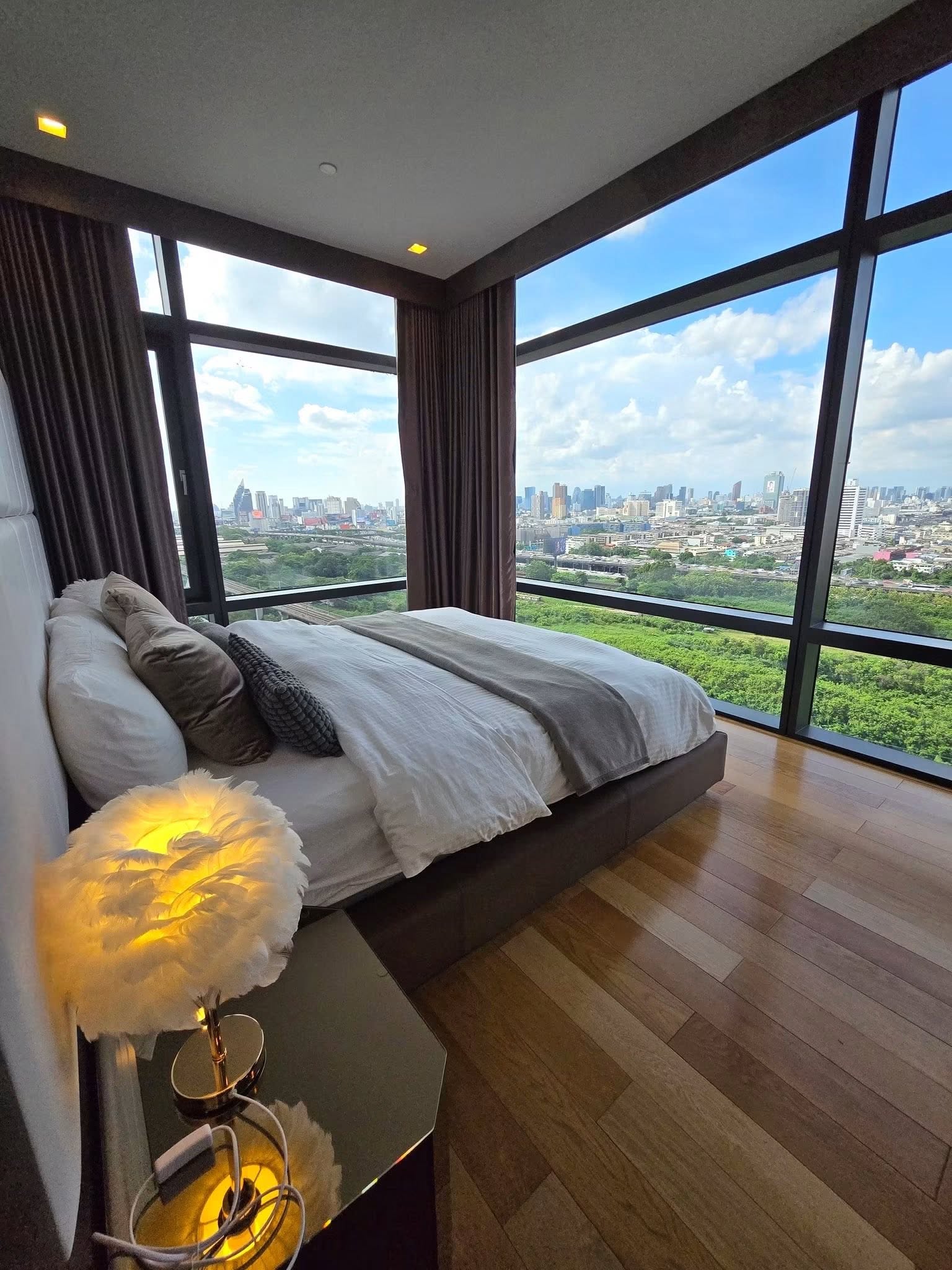 Circle Living Prototype Condominium 图片 3