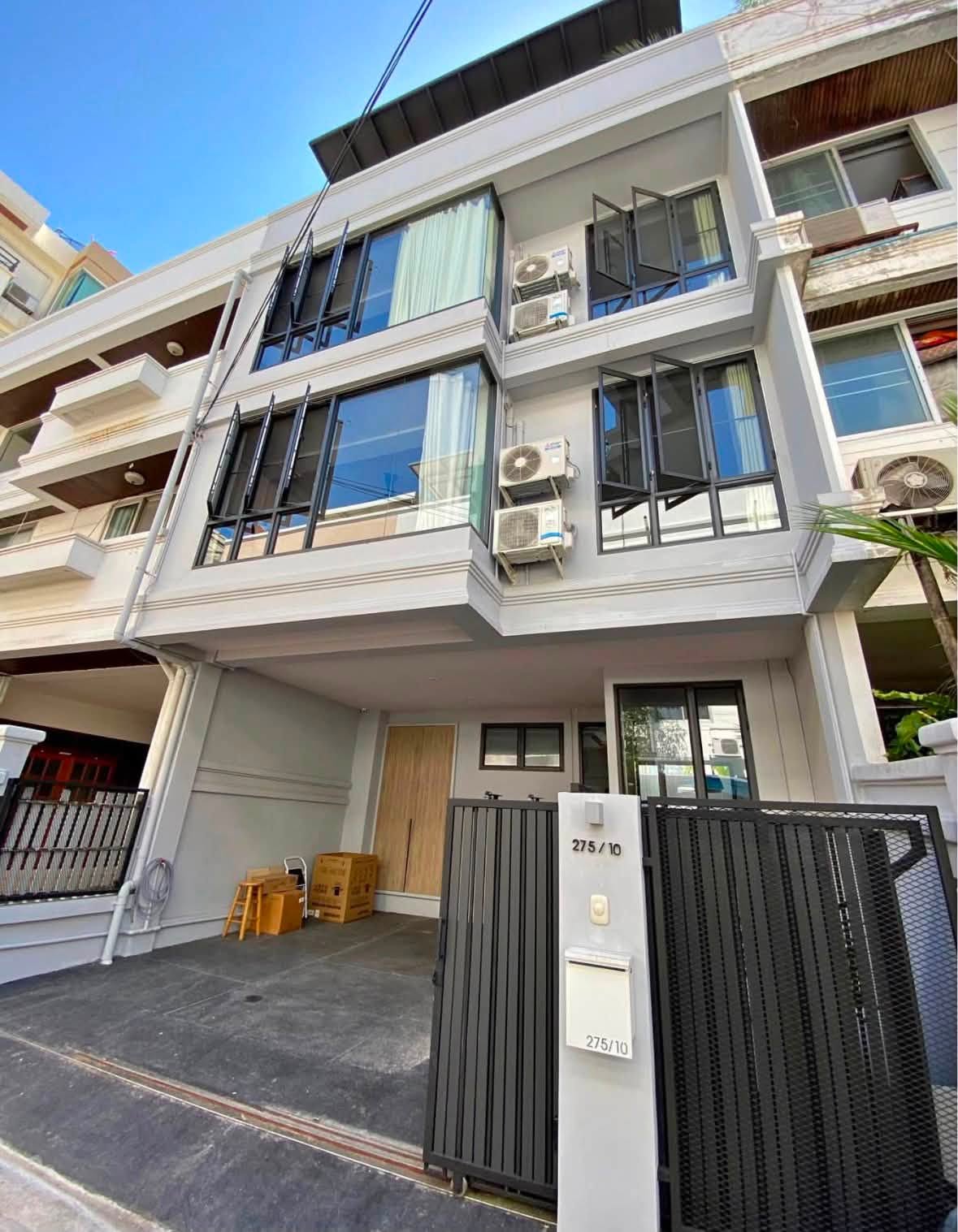 Town Sukhumvit 71