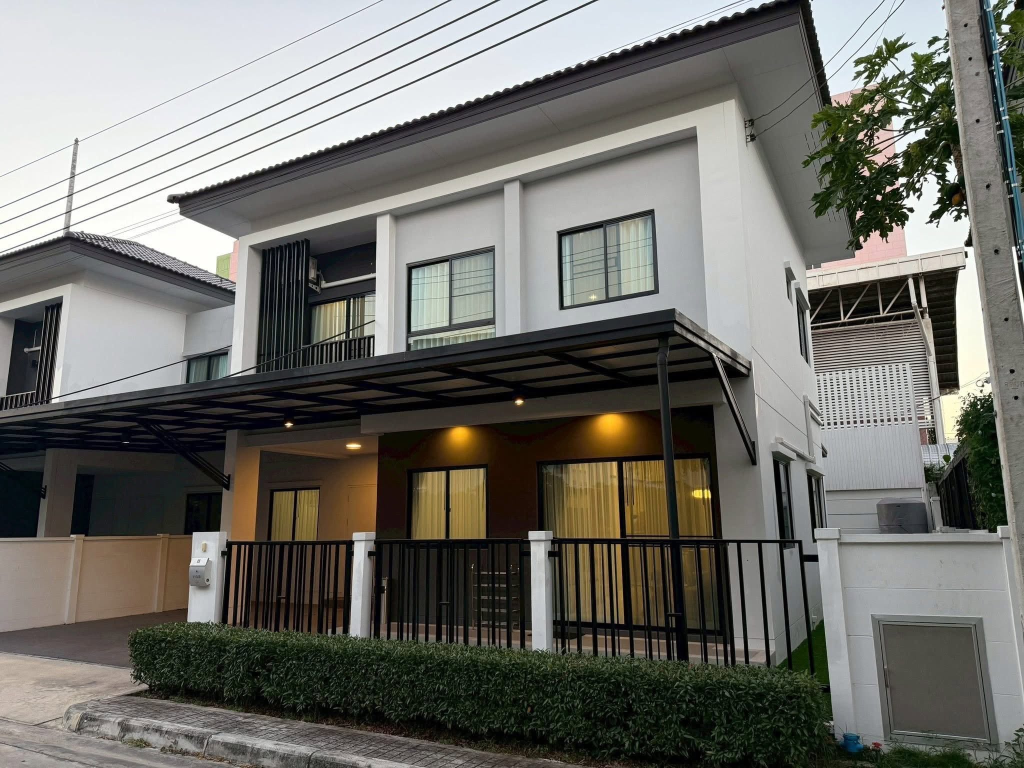 Lumpini Town Place สุขุมวิท-ศรีนครินทร์