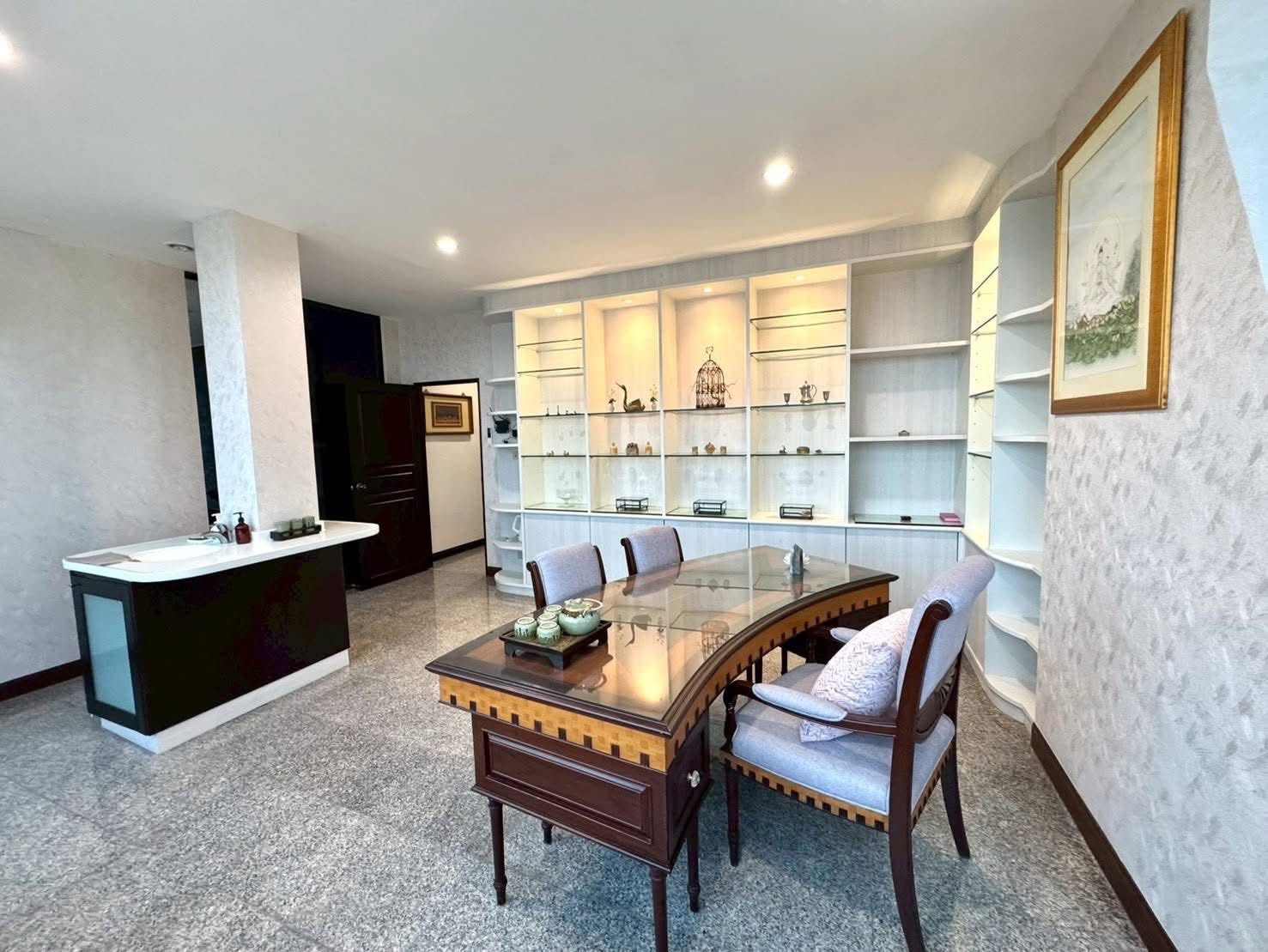 Condo Supalai Place Sukhumvit 39