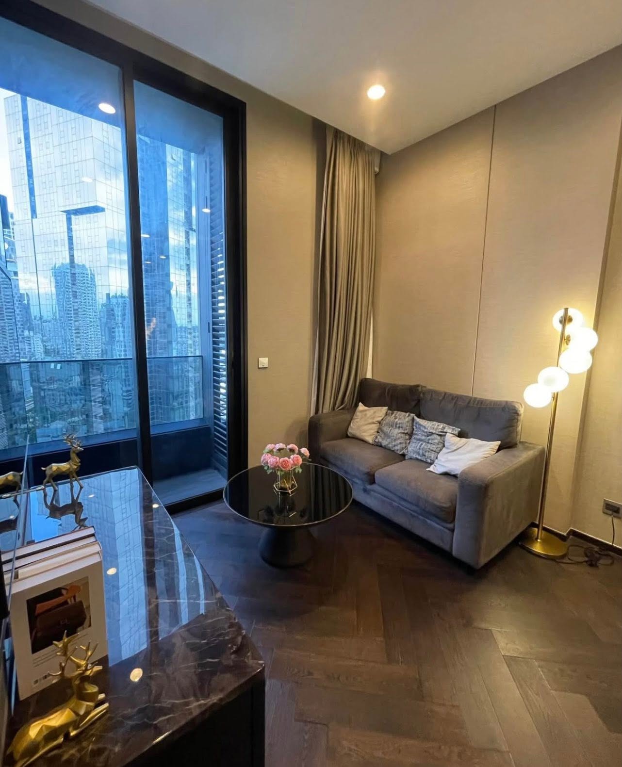 Condo The Esse Sukhumvit 36